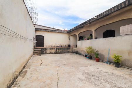 Casa para alugar com 149m², 2 quartos e 5 vagasQuintal