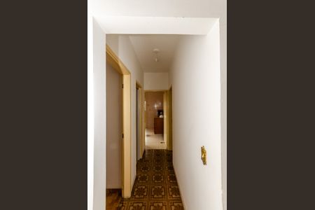 Casa à venda com 98m², 4 quartos e 2 vagasCorredor 