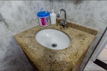 Casa à venda com 98m², 4 quartos e 2 vagasBanheiro - Casa 2