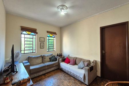 Casa à venda com 160m², 4 quartos e 2 vagasSala