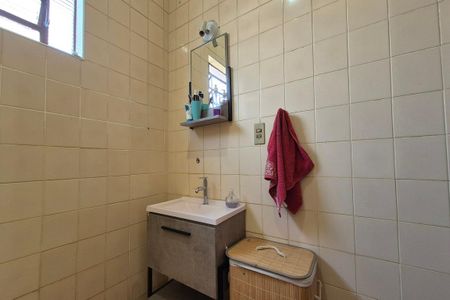 Casa à venda com 160m², 4 quartos e 2 vagasBanheiro