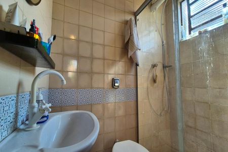 Casa à venda com 160m², 4 quartos e 2 vagasBanheiro da Suíte