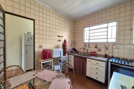 Casa à venda com 160m², 4 quartos e 2 vagasCozinha 