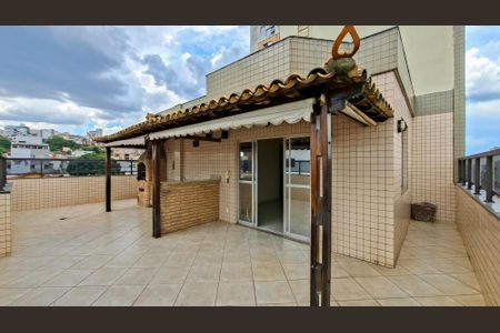 Apartamento à venda com 200m², 4 quartos e 2 vagasCobertura