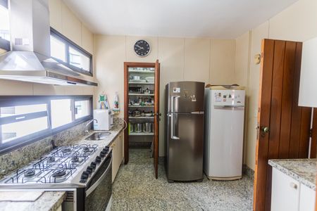 Apartamento para alugar com 200m², 4 quartos e 3 vagas Apartamento para alugar com 200m², 4 quartos e 3 vagasCozinha