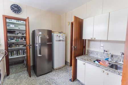 Apartamento para alugar com 200m², 4 quartos e 3 vagas Apartamento para alugar com 200m², 4 quartos e 3 vagasCozinha