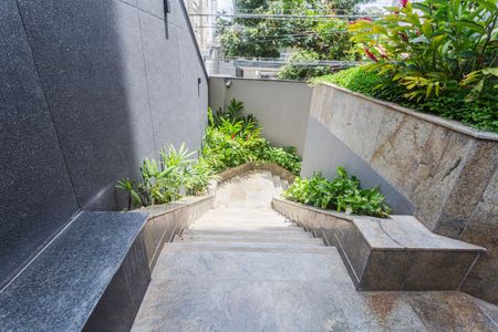 Apartamento para alugar com 200m², 4 quartos e 3 vagas Apartamento para alugar com 200m², 4 quartos e 3 vagasHall de entrada