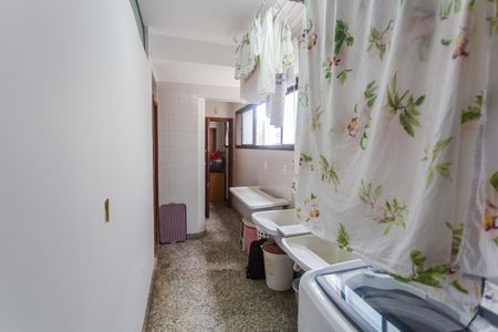 Apartamento para alugar com 200m², 4 quartos e 3 vagas Apartamento para alugar com 200m², 4 quartos e 3 vagasÁrea de Serviço