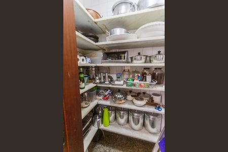 Apartamento para alugar com 200m², 4 quartos e 3 vagas Apartamento para alugar com 200m², 4 quartos e 3 vagasDespensa da Cozinha