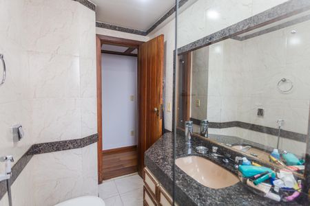 Apartamento para alugar com 200m², 4 quartos e 3 vagas Apartamento para alugar com 200m², 4 quartos e 3 vagasBanheiro Social