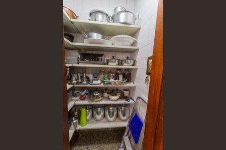 Apartamento para alugar com 200m², 4 quartos e 3 vagas Apartamento para alugar com 200m², 4 quartos e 3 vagasDespensa da Cozinha