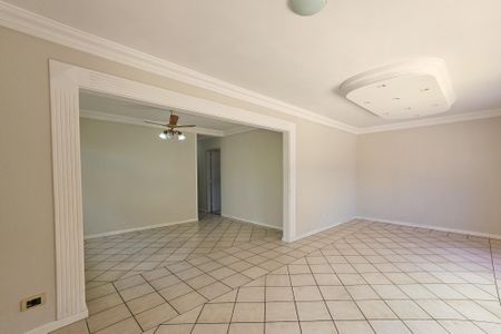 Sala de casa para alugar com 4 quartos, 200m² em Jardim Santa Maria, Guarujá