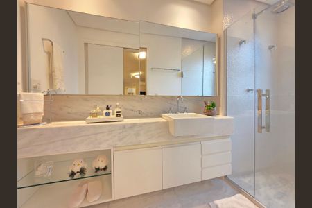 Apartamento para alugar com 147m², 3 quartos e 4 vagasBanheiro da Suíte 2