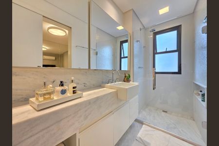 Apartamento para alugar com 147m², 3 quartos e 4 vagasBanheiro da Suíte 2