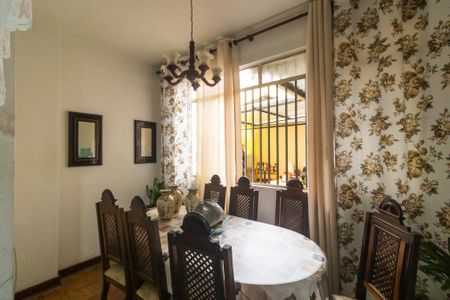 Apartamento à venda com 195m², 4 quartos e sem vagaSala