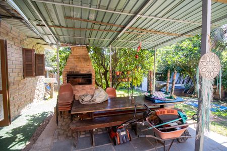 Casa à venda com 100m², 3 quartos e 15 vagas Casa à venda com 100m², 3 quartos e 15 vagasChurrasqueira