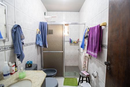 Casa à venda com 100m², 3 quartos e 15 vagas Casa à venda com 100m², 3 quartos e 15 vagasBanheiro