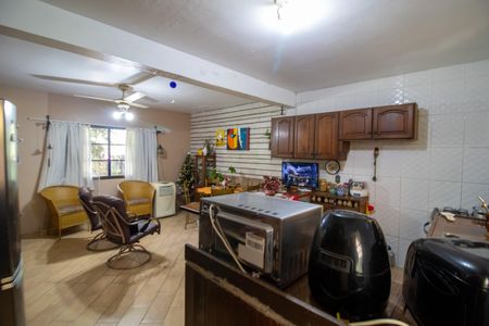 Casa à venda com 100m², 3 quartos e 15 vagas Casa à venda com 100m², 3 quartos e 15 vagasCozinha