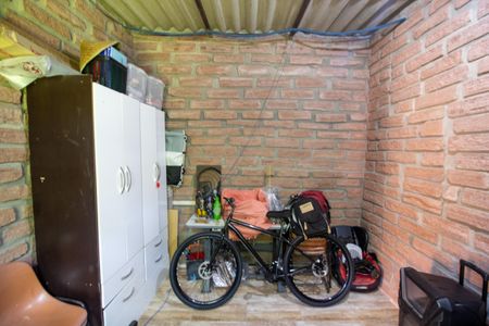 Casa à venda com 100m², 3 quartos e 15 vagas Casa à venda com 100m², 3 quartos e 15 vagasQuarto de Serviço