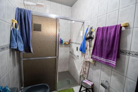 Casa à venda com 100m², 3 quartos e 15 vagas Casa à venda com 100m², 3 quartos e 15 vagasBanheiro