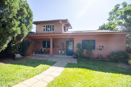 Casa à venda com 100m², 3 quartos e 15 vagas Casa à venda com 100m², 3 quartos e 15 vagasFachada