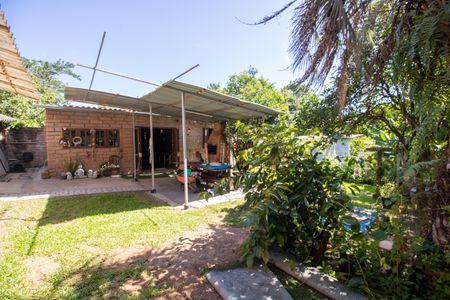 Casa à venda com 100m², 3 quartos e 15 vagas Casa à venda com 100m², 3 quartos e 15 vagasQuintal