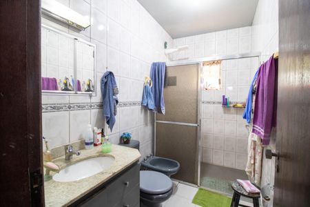 Casa à venda com 100m², 3 quartos e 15 vagas Casa à venda com 100m², 3 quartos e 15 vagasBanheiro