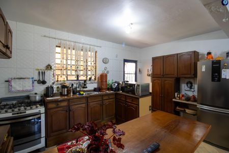 Casa à venda com 100m², 3 quartos e 15 vagas Casa à venda com 100m², 3 quartos e 15 vagasCozinha