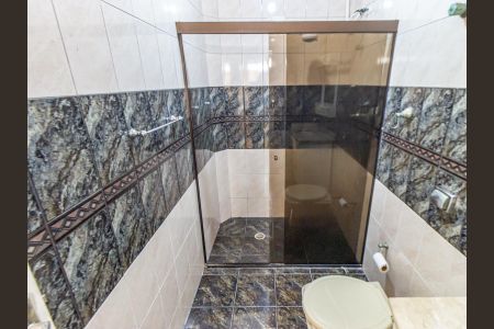 Casa para alugar com 240m², 3 quartos e 1 vaga Casa para alugar com 240m², 3 quartos e 1 vagaCasa 2 - Banheiro