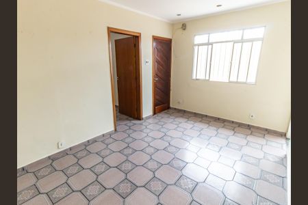 Casa para alugar com 240m², 3 quartos e 1 vaga Casa para alugar com 240m², 3 quartos e 1 vagaCasa 2 - Sala