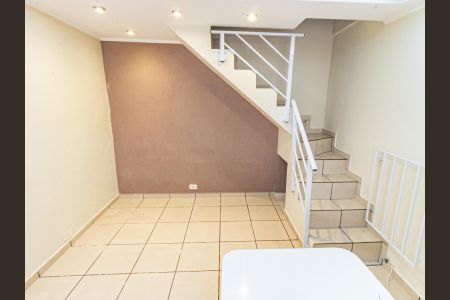 Casa para alugar com 240m², 3 quartos e 1 vaga Casa para alugar com 240m², 3 quartos e 1 vagaSala