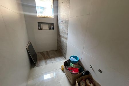 Banheiro de casa para alugar com 2 quartos, 50m² em Vila Leopoldina, Duque de Caxias