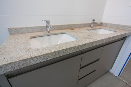 Apartamento para alugar com 117m², 3 quartos e 2 vagas Apartamento para alugar com 117m², 3 quartos e 2 vagasBanheiro da Suite 1