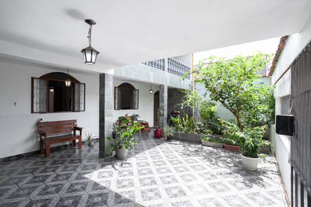 Casa à venda com 300m², 4 quartos e 2 vagasEntrada