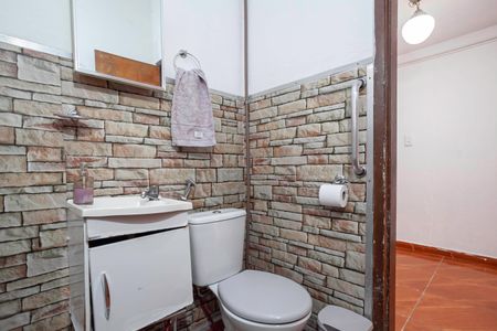 Casa à venda com 300m², 4 quartos e 2 vagasBanheiro social 