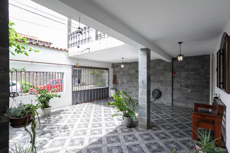 Casa à venda com 300m², 4 quartos e 2 vagasGaragem