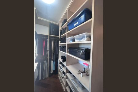 Apartamento à venda com 81m², 2 quartos e 2 vagas Apartamento à venda com 81m², 2 quartos e 2 vagasCloset Quarto 1 - Suíte