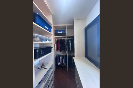 Apartamento à venda com 81m², 2 quartos e 2 vagas Apartamento à venda com 81m², 2 quartos e 2 vagasCloset Quarto 1 - Suíte