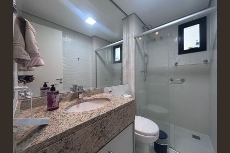 Apartamento à venda com 81m², 2 quartos e 2 vagas Apartamento à venda com 81m², 2 quartos e 2 vagasBanheiro Social
