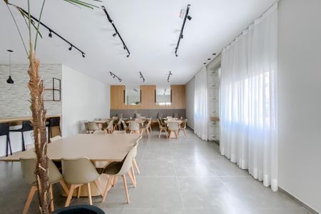 Apartamento para alugar com 43m², 2 quartos e sem vagaÁrea comum - Salão de festas