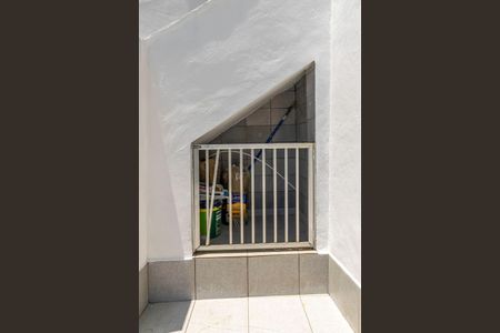 Casa à venda com 240m², 4 quartos e 1 vagaCasa 08 - Varanda - Canil