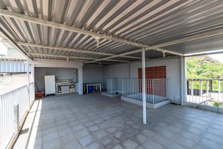 Casa à venda com 240m², 4 quartos e 1 vagaSobrado - Terraço