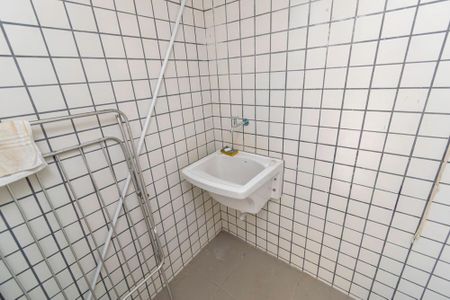 Casa à venda com 240m², 4 quartos e 1 vagaCasa 08 - Área de serviço