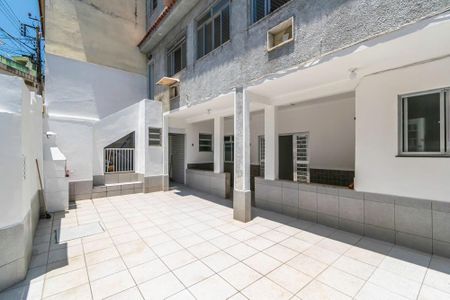 Casa à venda com 240m², 4 quartos e 1 vagaCasa 08 - Varanda e Garagem