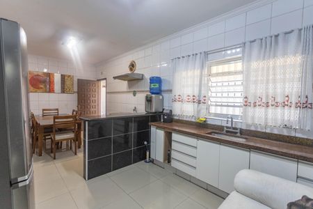 Casa à venda com 300m², 4 quartos e 2 vagasCozinha 