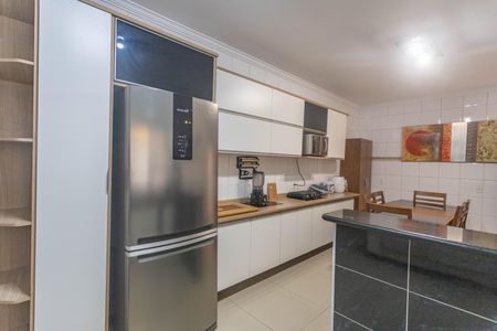 Casa à venda com 300m², 4 quartos e 2 vagasCozinha 