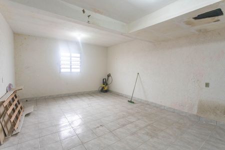 Casa à venda com 300m², 4 quartos e 2 vagasPorão 