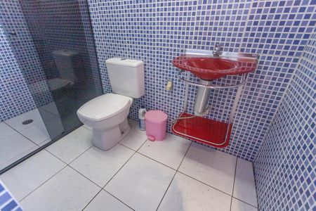 Casa à venda com 300m², 4 quartos e 2 vagasBanheiro da suíte 1 