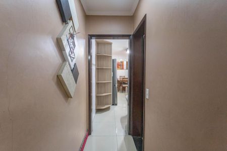 Casa à venda com 300m², 4 quartos e 2 vagasCorredor 