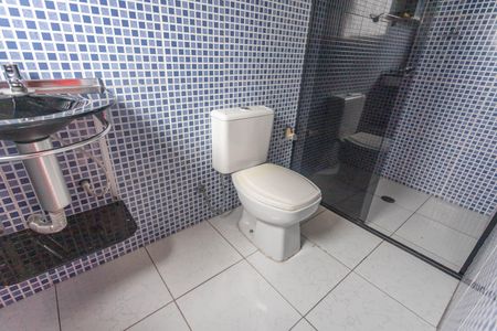 Casa à venda com 300m², 4 quartos e 2 vagasBanheiro da suíte 2 